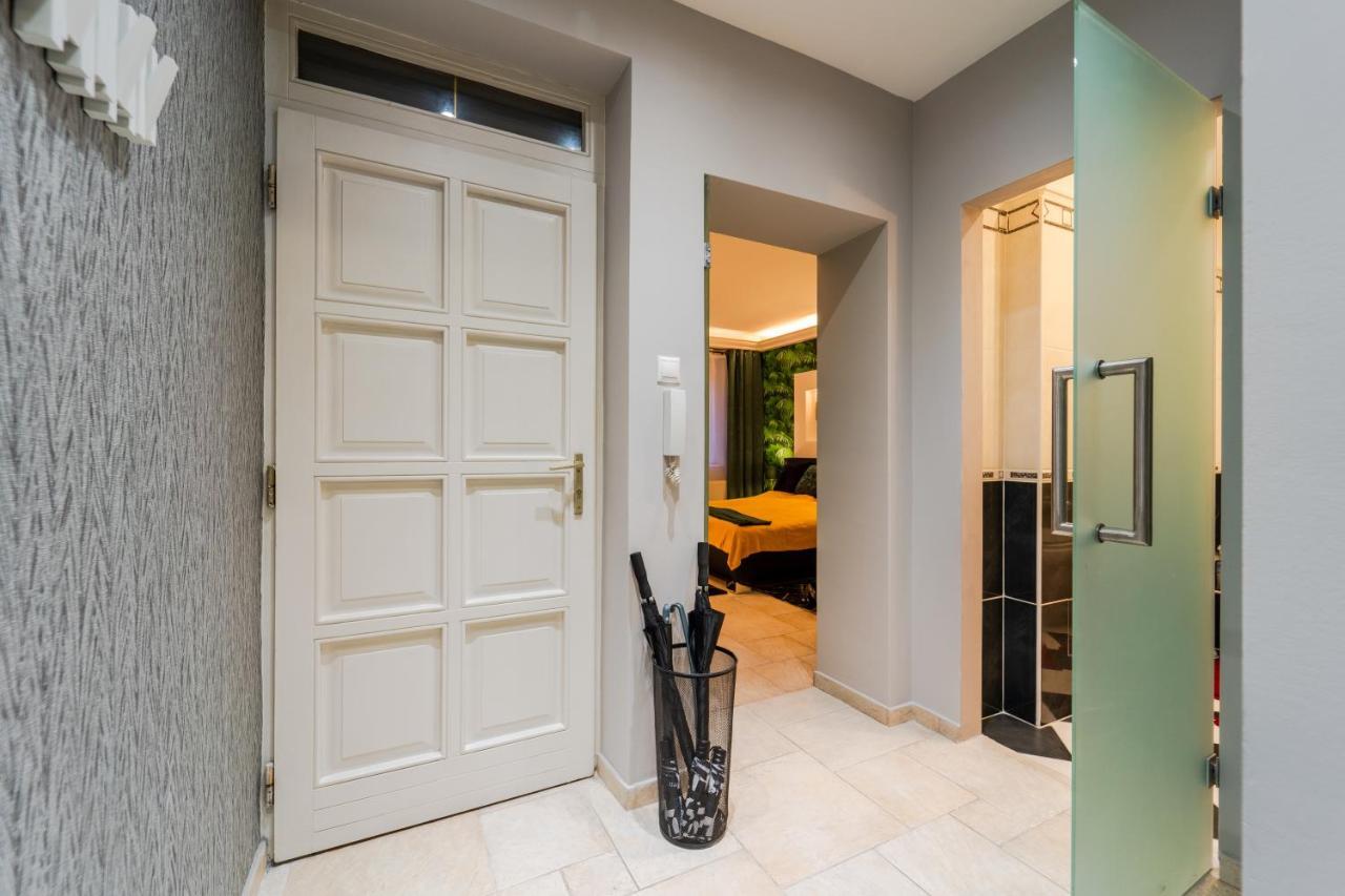 Andrassy Avenue Exclusive Appartement Boedapest Buitenkant foto